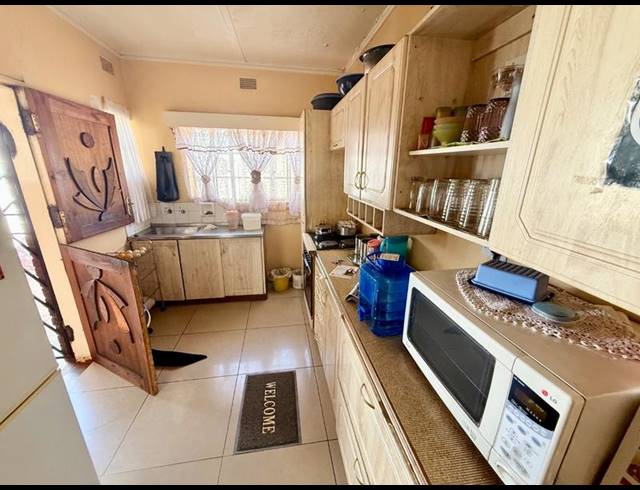 3 BEDROOM HOUSE FOR SALE IN VANDERBIJLPARK CW 4